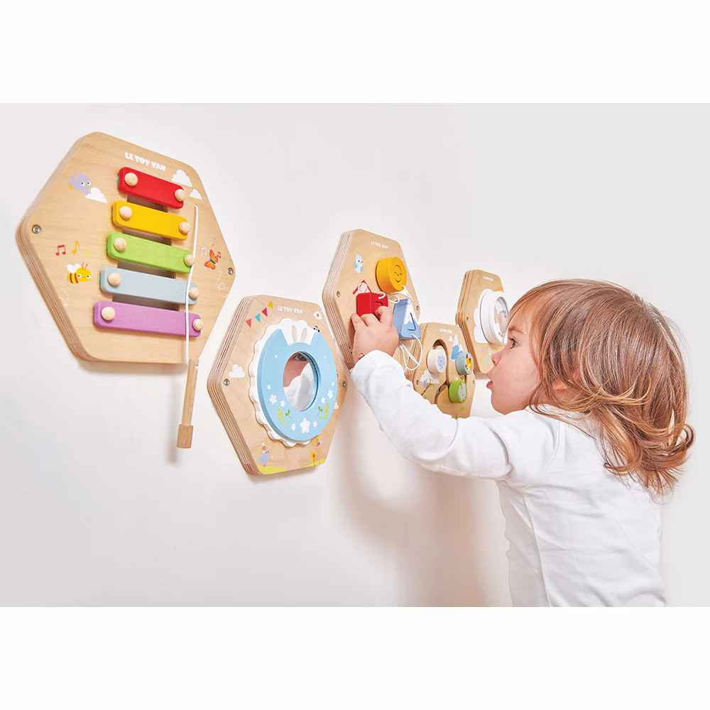 Le Toy Van Puinen Aktiviteettipeili - Image 3